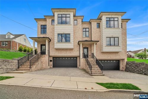 319 E Central Blvd, Palisades Park, NJ, 07650-2479 | Card Image