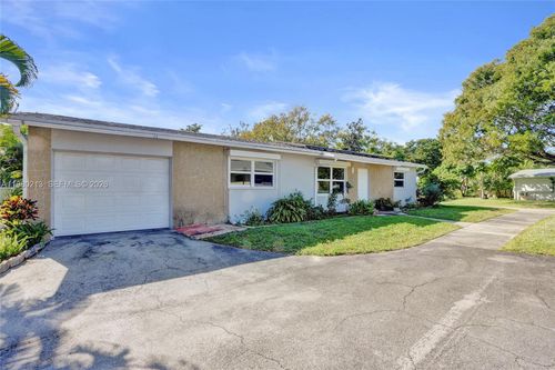 2621 Sw Natura Ave, DEERFIELD BEACH, FL, 33441-3204 | Card Image