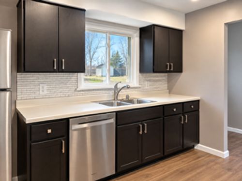 1087 Whitney Dr, Apple Valley, MN, 55124-9141 | Card Image