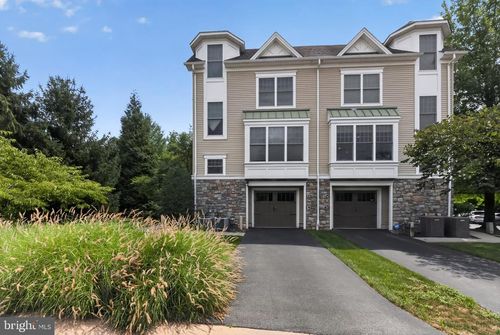 211 Holland Ave, ARDMORE, PA, 19003-1240 | Card Image