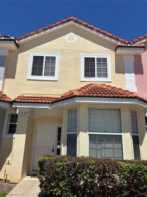 1237 S Beach Cir, KISSIMMEE, FL, 34746-6747 | Card Image