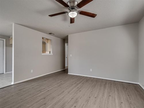 1525 Mcgregor Drive, Midwest City, OK, 73130 | Card Image
