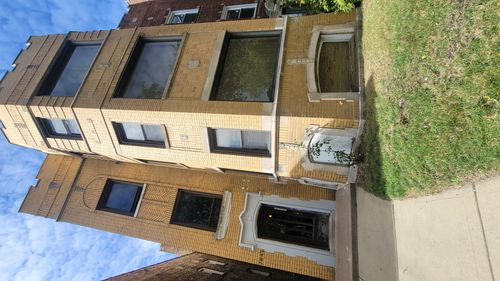 apt-2-7842 S Bennett Ave, Chicago, IL, 60649-7485 | Card Image