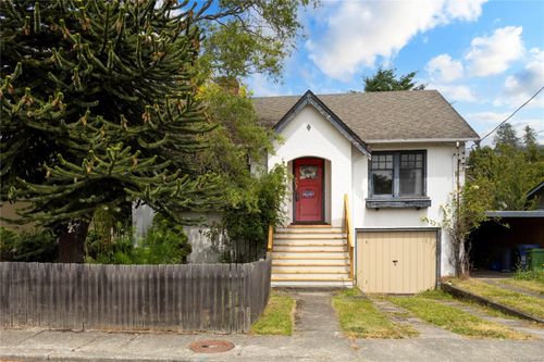 2030 Meadow Pl, Oak Bay, BC, V8R1R3 | Card Image