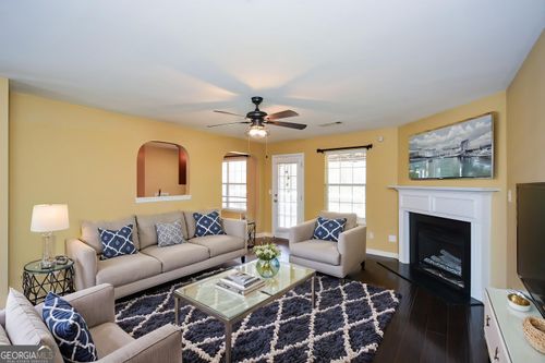 137 Baywood Xing, hiram, GA, 30141-4146 | Card Image