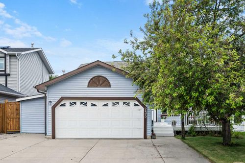 233 Coverdale Rd Ne, Calgary, AB, T3K4J5 | Card Image