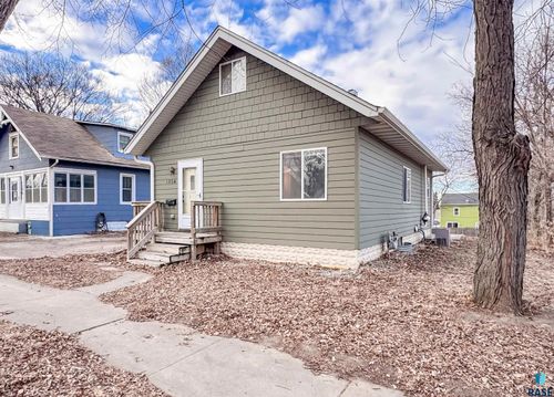 1204 W 13th St Street, Sioux Falls, SD, 57104 | Card Image