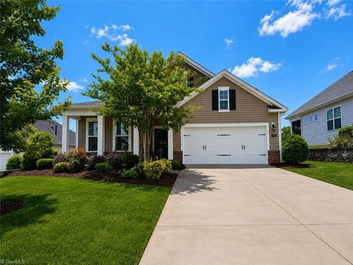 5026 Garnet Hill Dr, Clemmons, NC, 27012-9967 | Card Image