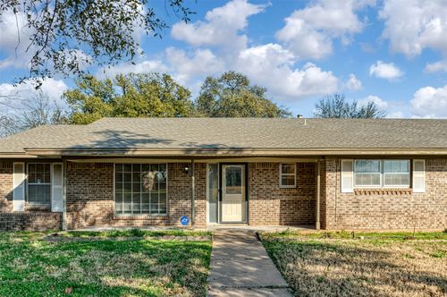1605 Arrowhead Dr, Pantego, TX, 76013-3012 | Card Image