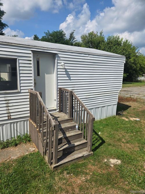 926 Hill St, Portland, MI, 48875-1563 | Card Image