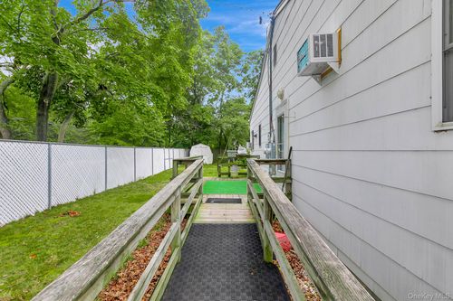 4 Brooktree Ct, Bohemia, NY, 11716-3625 | Card Image