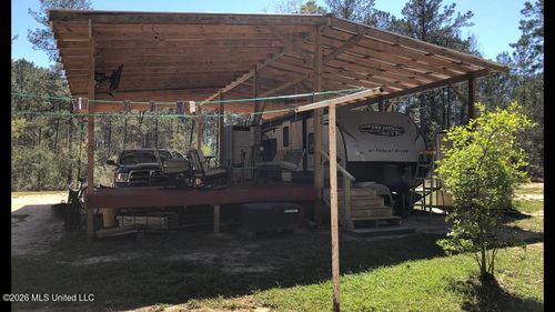299 Whipstock Holw, Poplarville, MS, 39470-7208 | Card Image