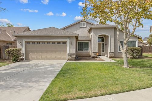 3226 N Zion Cir, Hanford, CA, 93230-8102 | Card Image
