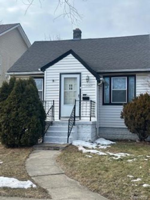 15067 Sumner, Redford, MI, 48239-3421 | Card Image