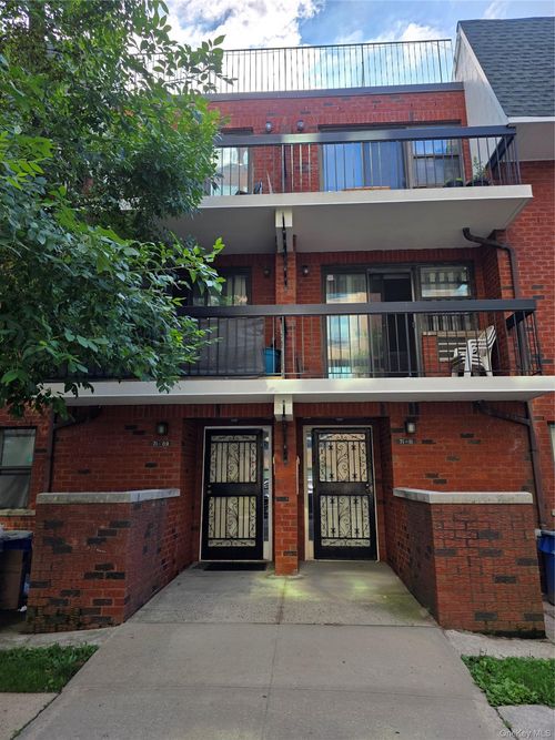 71-09 Park Ave, Fresh Meadows, NY, 11365-4615 | Card Image