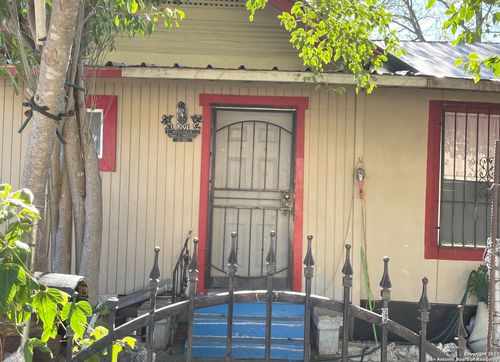 1002 Menchaca St, San Antonio, TX, 78207-1119 | Card Image