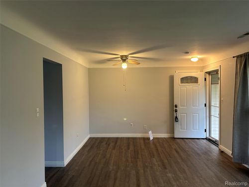 92 Kirk Lane, Troy, MI, 48084 | Card Image