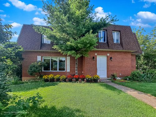 8428 Creekside Ln, Darien, IL, 60561-5351 | Card Image