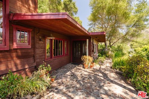 19559 Cave Way, Topanga, CA, 90290-3105 | Card Image