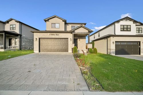 198 Middleton Ave, London, ON, N6L0E9 | Card Image