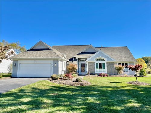 4 Niblick Ct, Penfield, NY, 14526-2815 | Card Image