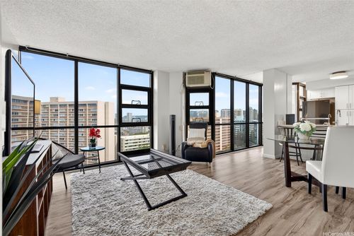1705-930 Kaheka St, Honolulu, HI, 96814-2464 | Card Image