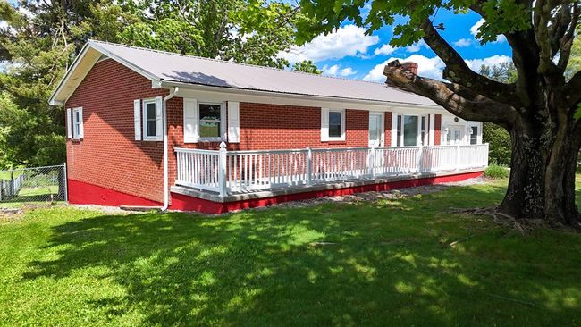 6483 Jeb Stuart Hwy, House other with 3 bedrooms, 1 bathrooms and 1 parking in Meadows of Dan VA | Image 5