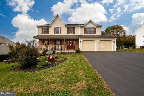 1052 Boeshore Cir, READING, PA, 19605-1173 | Card Image