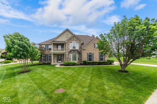 2641 Dawn Ridge Dr, Carmel, IN, 46074-8253 | Card Image