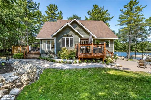 100 Georgian Bay Rd, Honey Harbour, ON, P0E1E0 | Card Image