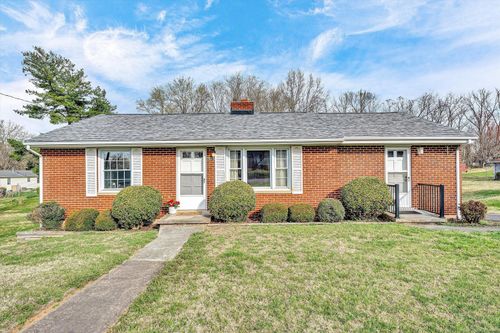 2818 Richard Ave Ne, Roanoke, VA, 24012-6239 | Card Image