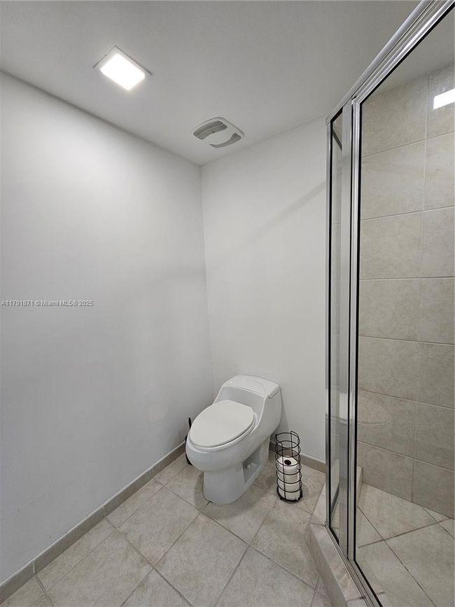 APT-2202 - 15051 Royal Oaks Ln, Condo with 2 bedrooms, 3 bathrooms and null parking in North Miami FL | Image 31