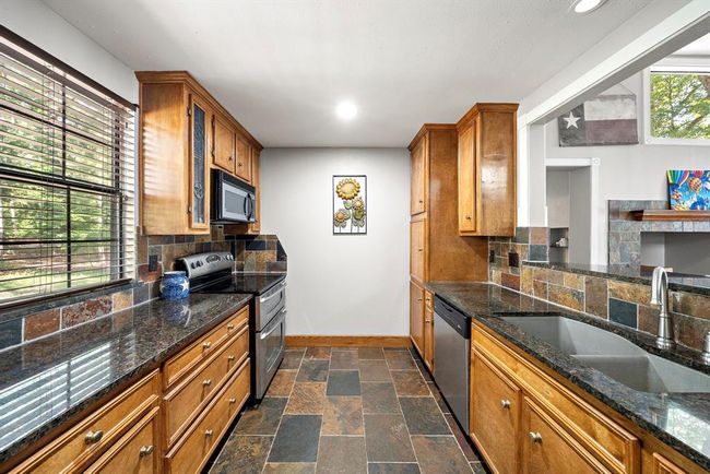 638 W Lakeview Dr, House other with 2 bedrooms, 2 bathrooms and null parking in Trinity TX | Image 6