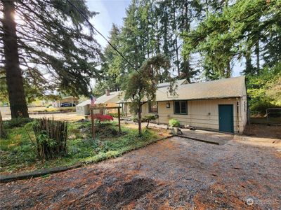 18027 Sunnyside Avenue N, House other with 3 bedrooms, 1 bathrooms and null parking in Shoreline WA | Image 3