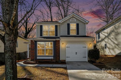 3810 Brookchase Ln, Charlotte, NC, 28205-4319 | Card Image