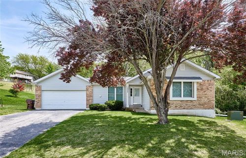 1824 Fairwood Forest Dr, Saint Peters, MO, 63376-4913 | Card Image