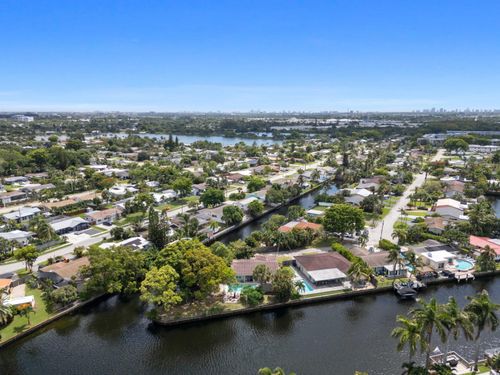 2060 Nw 37th St, Oakland Park, FL, 33309-5826 | Card Image