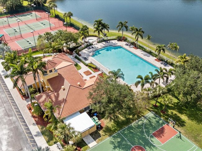 12468 Sw 44 Th Ct, Townhouse with 3 bedrooms, 3 bathrooms and null parking in Miramar FL | Image 29