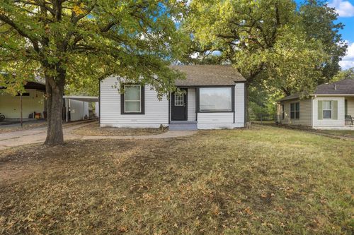38 Vaughn Dr, Denison, TX, 75020-2300 | Card Image