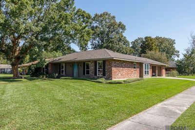 5333 Port Hudson Dr, House other with 3 bedrooms, 2 bathrooms and null parking in Baton Rouge LA | Image 3