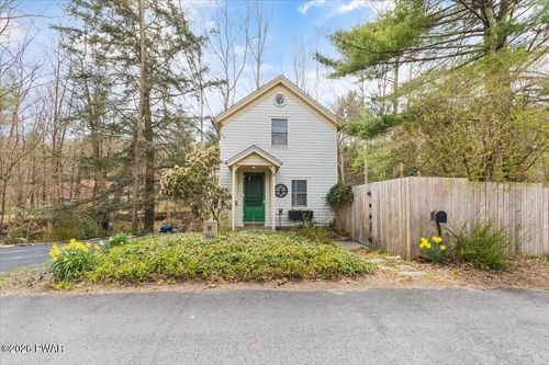 144 Sawkill Ave, Milford, PA, 18337-1111 | Card Image