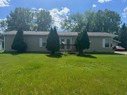 330 Maple Dr, Detroit Lakes, MN, 56501-2020 | Card Image