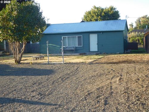 315 W Washington St, Athena, OR, 97813-6141 | Card Image