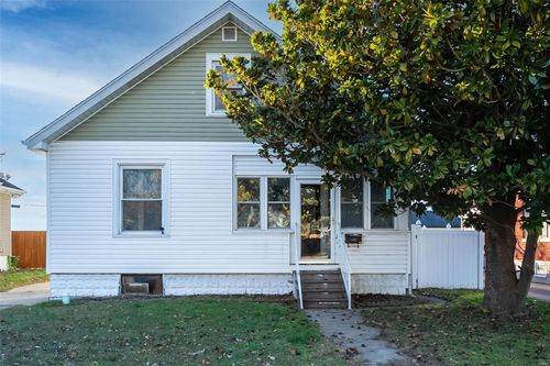 224 S 7th Street, Wood River, IL, 62095 | Card Image