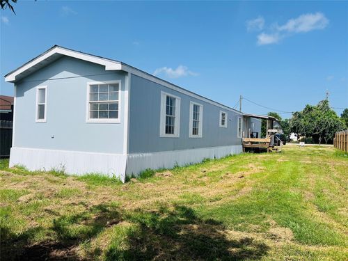 2525 Oyster Creek Bnd, Oyster Creek, TX, 77541-7924 | Card Image