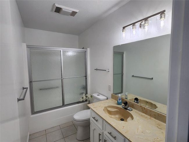 Guest bathroom | Image 22