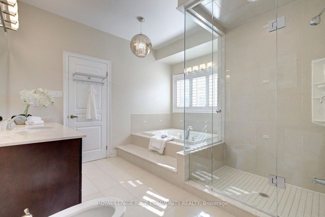 24 Rock Elm Crt, House other with 5 bedrooms, 4 bathrooms and 4 parking in Maple ON | Image 36