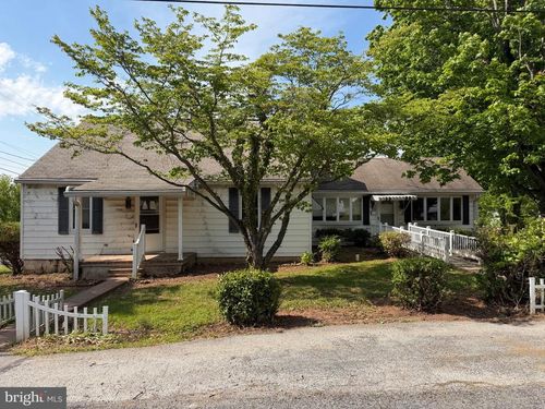 7705 Altland Ave, ABBOTTSTOWN, PA, 17301-8977 | Card Image