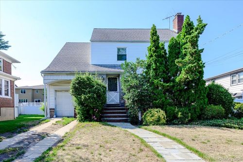 1080 Roselle Place, Hempstead, NY, 11598 | Card Image