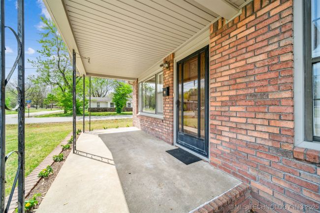 312 Mcbee St, House other with 3 bedrooms, 2 bathrooms and null parking in Commerce OK | Image 5